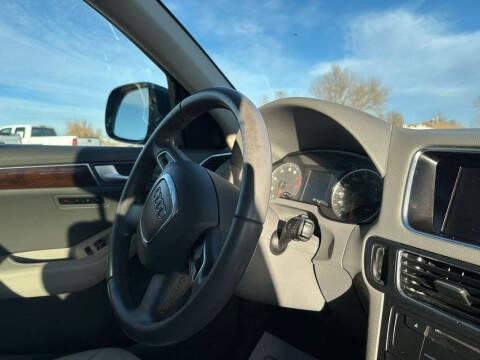 2011 Audi Q5 2.0T quattro Premium Plus