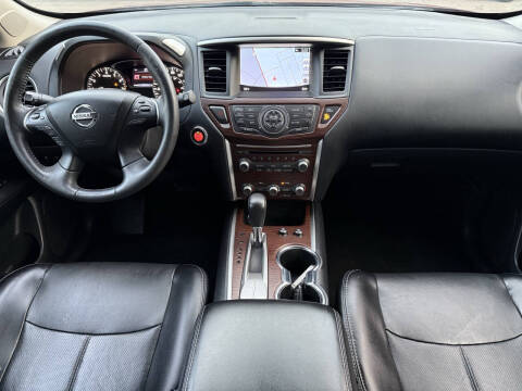 2017 Nissan Pathfinder Platinum