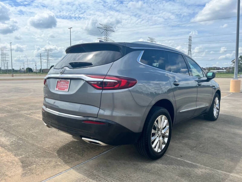 2020 Buick Enclave Essence