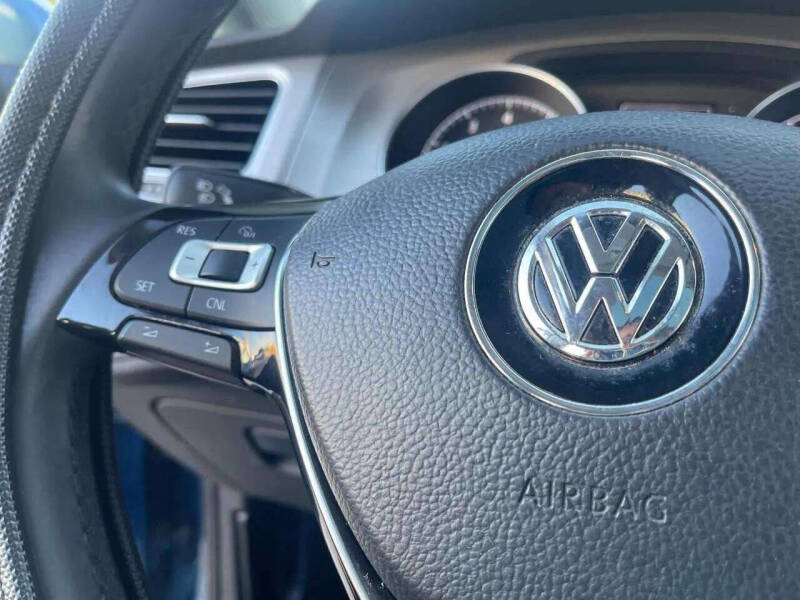 2015 Volkswagen Golf TSI S