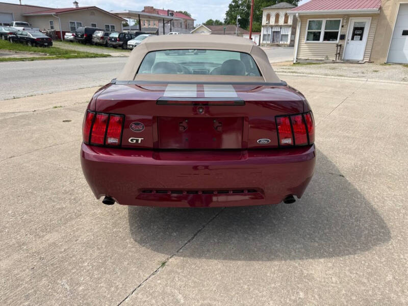 2004 Ford Mustang GT Deluxe