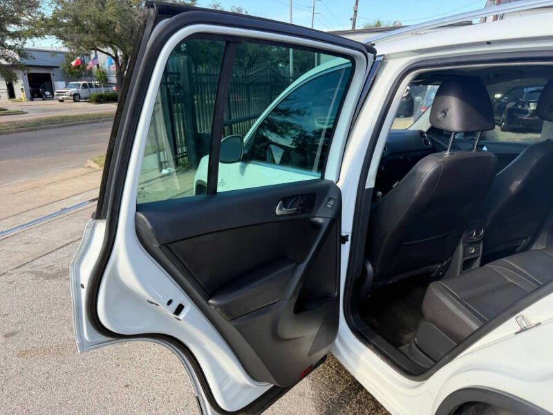 2017 Volkswagen Tiguan 2.0T Wolfsburg Edition