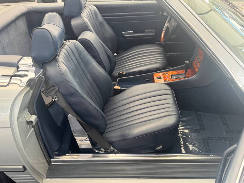 1986 Mercedes-Benz 560-Class 560 SL