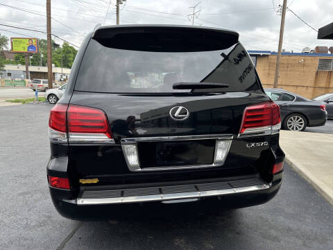 2014 Lexus LX 570