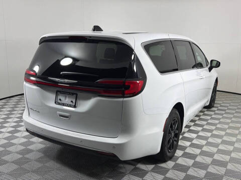 2023 Chrysler Pacifica Touring