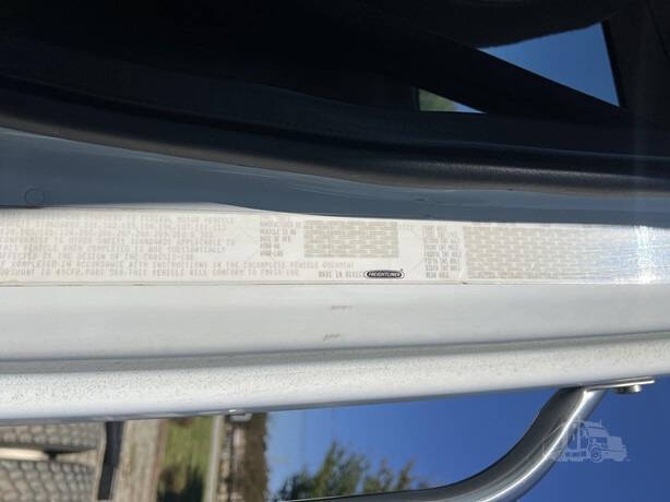 2010 Freightliner Business class M2