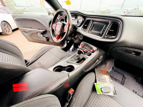 2015 Dodge Challenger SXT