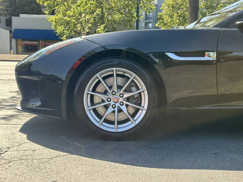 2019 Jaguar F-TYPE P300