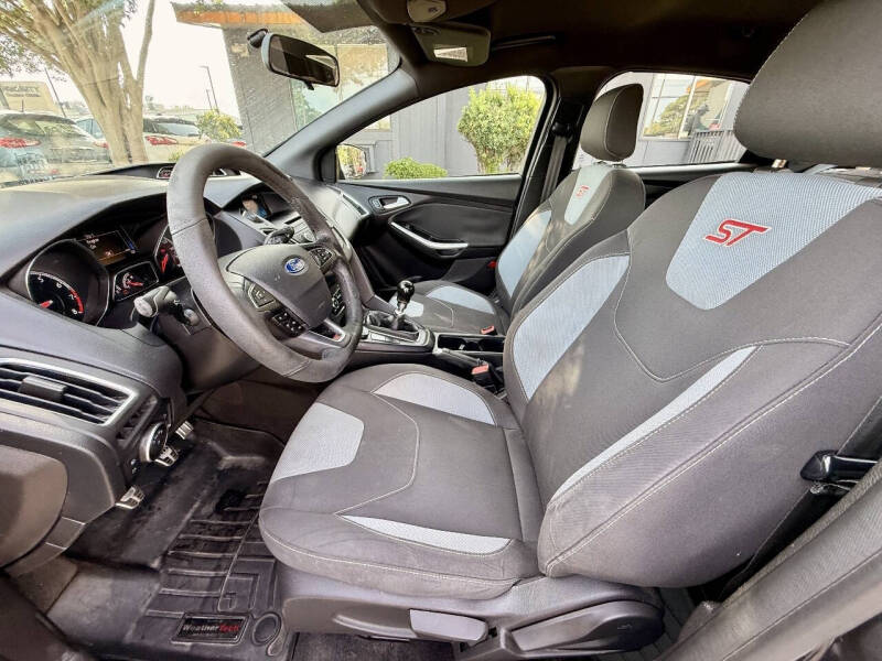 2017 Ford Focus ST