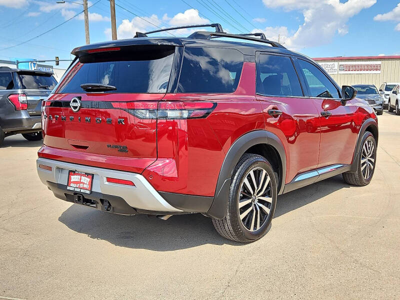 2025 Nissan Pathfinder Platinum