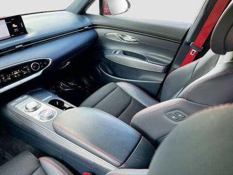 2023 Genesis GV70 2.5T Standard