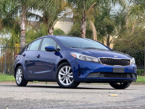 2017 Kia Forte for sale at AUTOLOOX in Sacramento CA