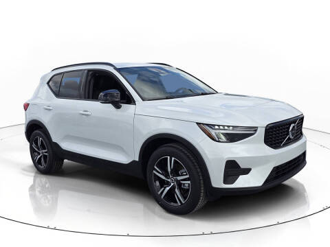 2026 Volvo XC40 B4 Core