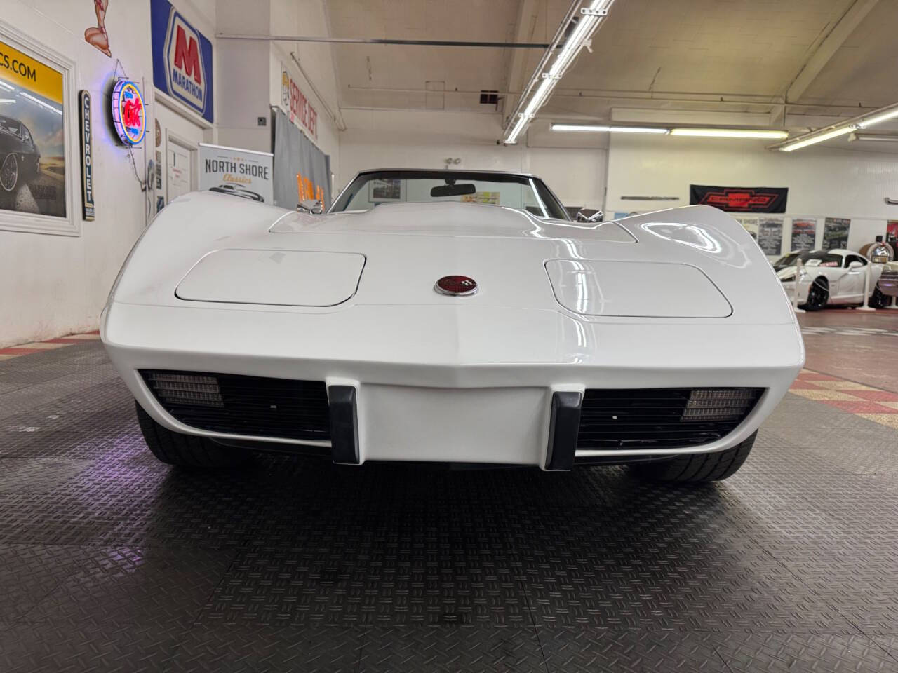 1975 Chevrolet Corvette 10