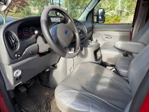 2005 Ford E-Series E-350 SD