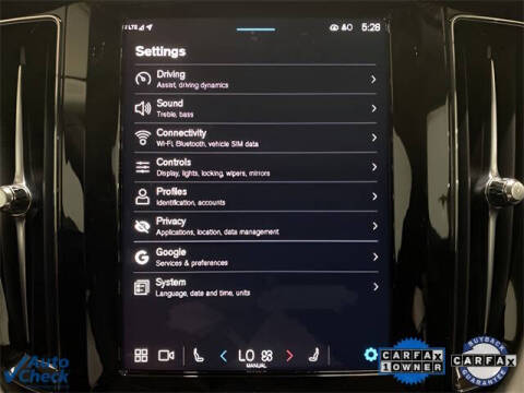 2025 Volvo XC60 B5 Plus Dark Theme