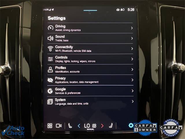 2025 Volvo XC60 B5 Plus Dark Theme