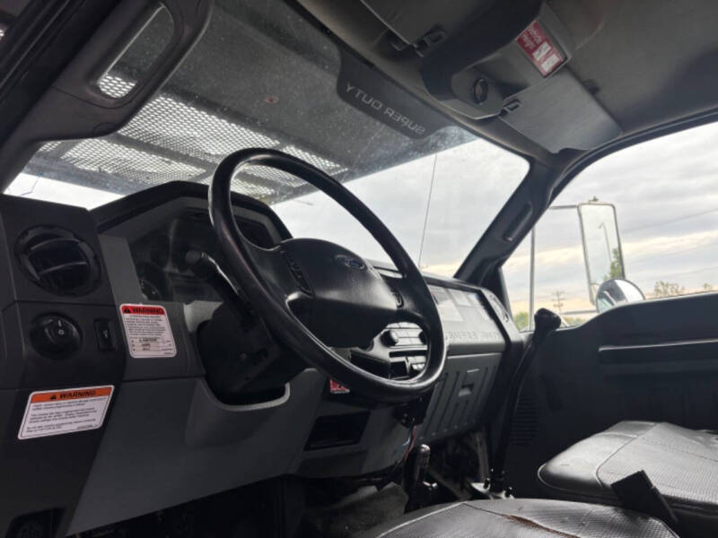 2013 Ford F750 Bucket Truck