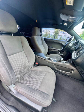 2019 Dodge Challenger SXT