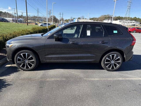 2025 Volvo XC60 B5 Plus Dark Theme