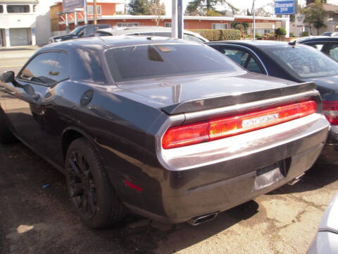 2013 Dodge Challenger SXT