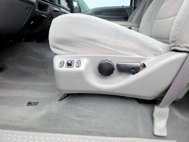 2004 Ford Excursion XLT