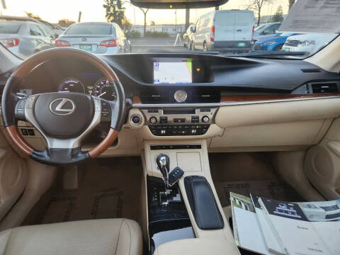2013 Lexus ES 300h