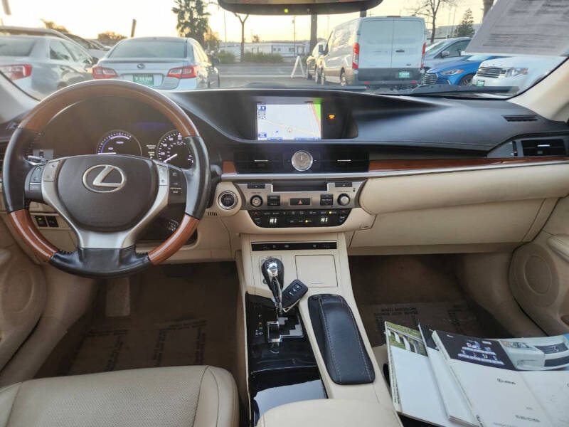 2013 Lexus ES 300h