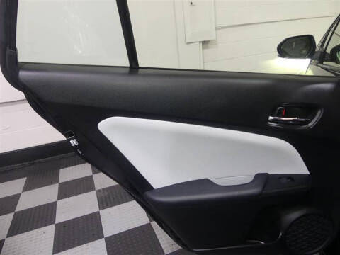 2022 Toyota Prius LE