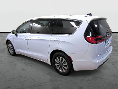 2024 Chrysler Pacifica Plug-In Hybrid