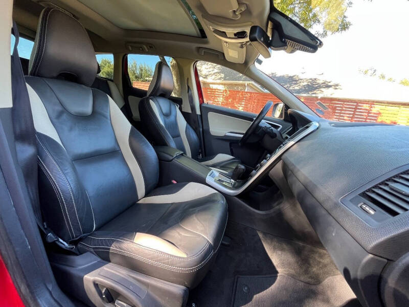 2011 Volvo XC60 T6 R-Design