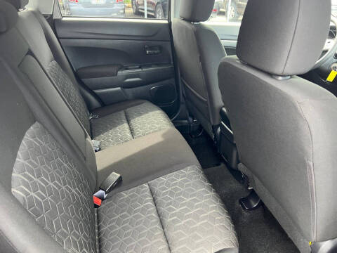 2024 Mitsubishi Outlander Sport LE