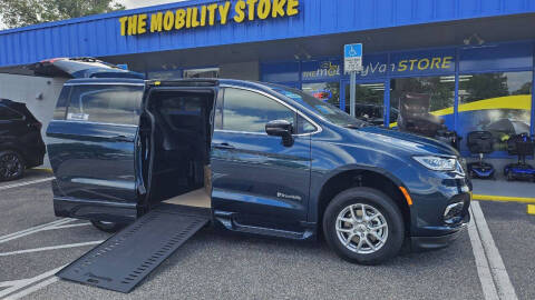 2025 Chrysler Pacifica Select