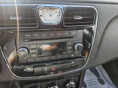 2013 Chrysler 200 Touring