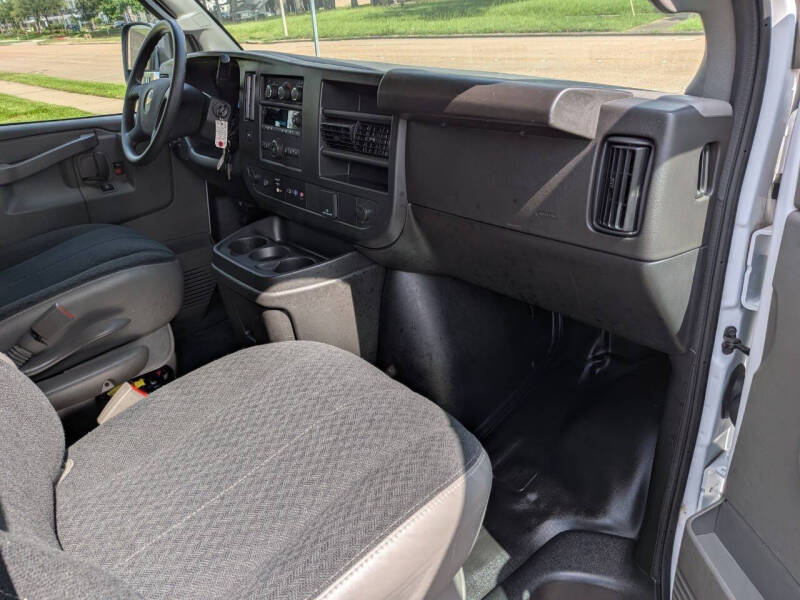 2025 Chevrolet Express 2500