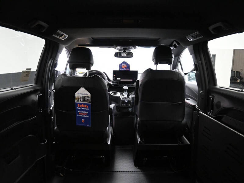 2025 Toyota Sienna XSE 7-Passenger