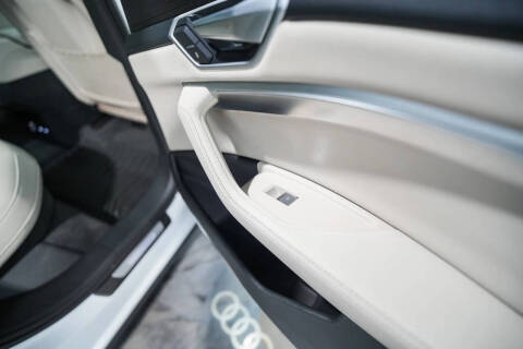 2019 Audi e-tron quattro Premium Plus