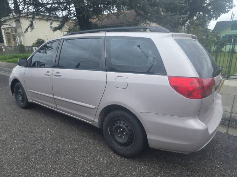 2007 Toyota Sienna CE 7-Passenger