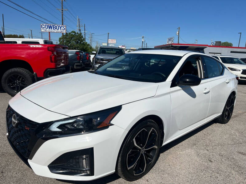 Used 2023 Nissan Altima SR with VIN 1N4BL4CV9PN395569 for sale in Garland, TX