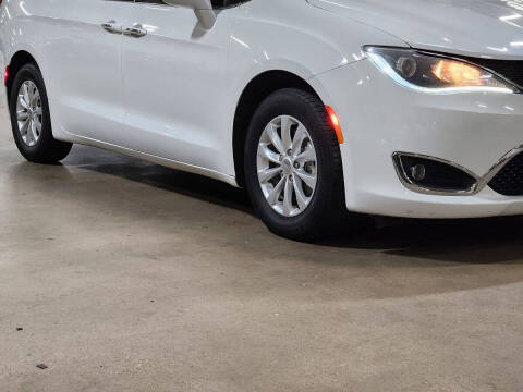 2018 Chrysler Pacifica Touring Plus