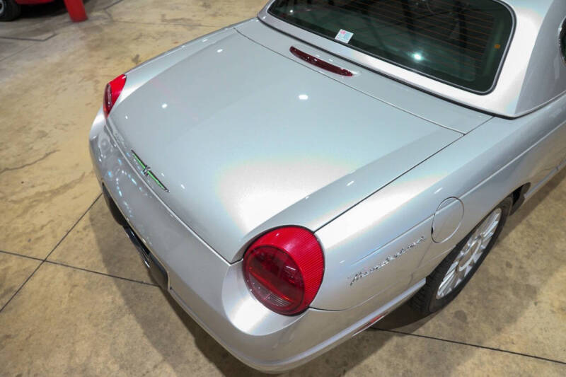 2004 Ford Thunderbird Deluxe