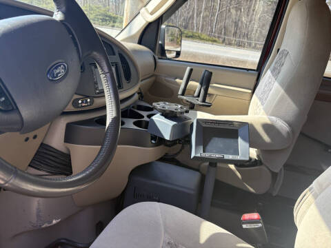 2006 Ford E-Series E-250 SD
