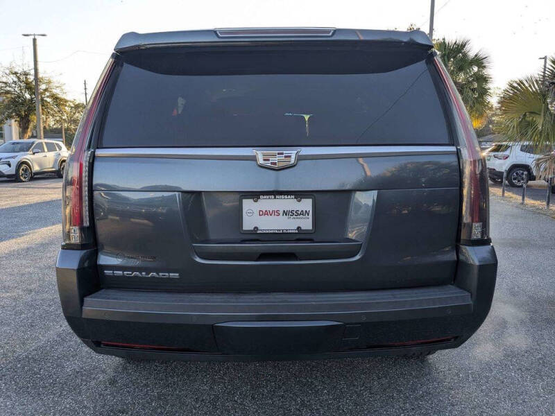 2019 Cadillac Escalade Standard