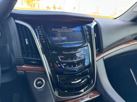 2017 Cadillac Escalade Premium Luxury