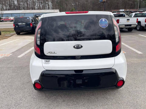 2016 Kia Soul +