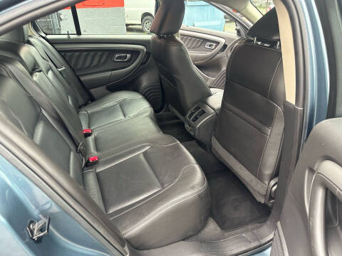 2010 Ford Taurus SEL