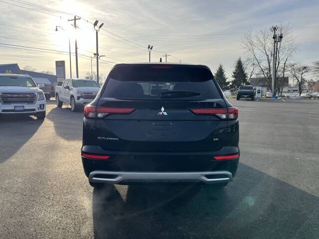 2023 Mitsubishi Outlander SE