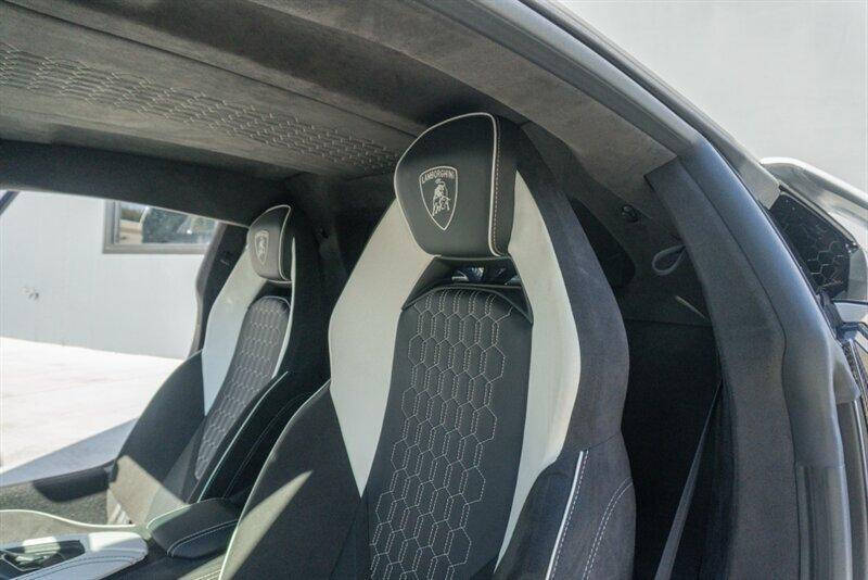 2024 Lamborghini Revuelto