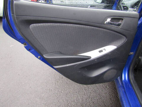 2012 Hyundai Accent SE