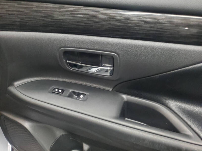 2016 Mitsubishi Outlander SE